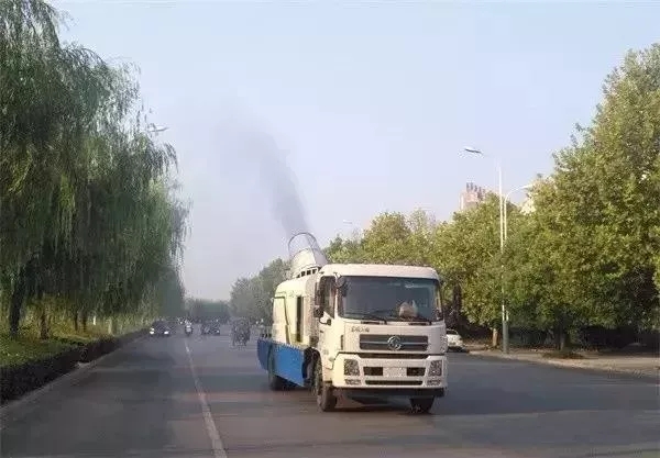 棒！風華霧炮車助鄧州改善城區空氣質量
