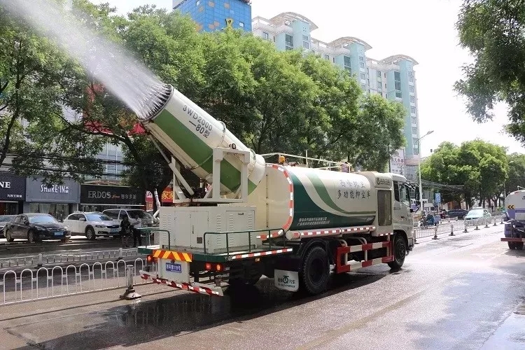 新型多功能抑塵車助力城區揚塵污染治理